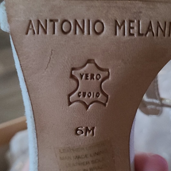 SOLD…..Evening shoes - Picture 4 of 8